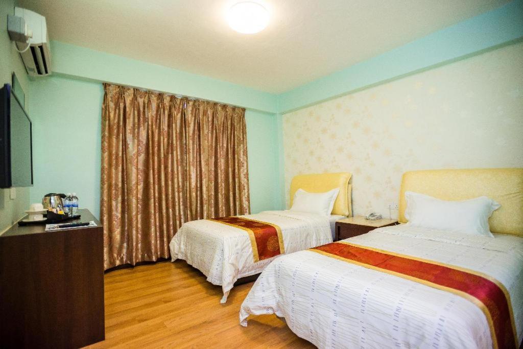 Hotel Zamburger Grand City Малакка Экстерьер фото